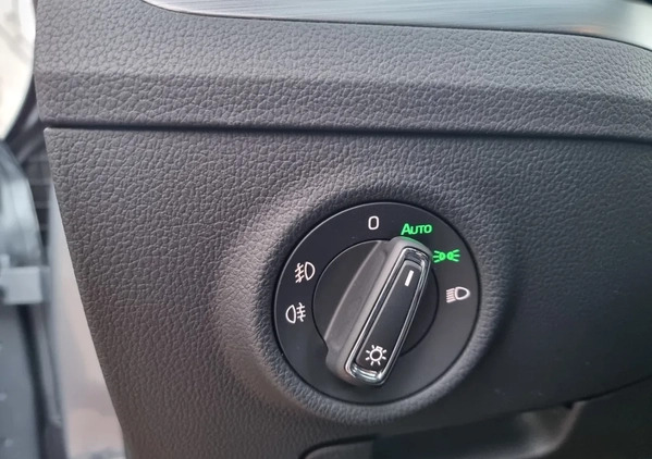 Skoda Superb cena 106899 przebieg: 72000, rok produkcji 2018 z Sosnowiec małe 742